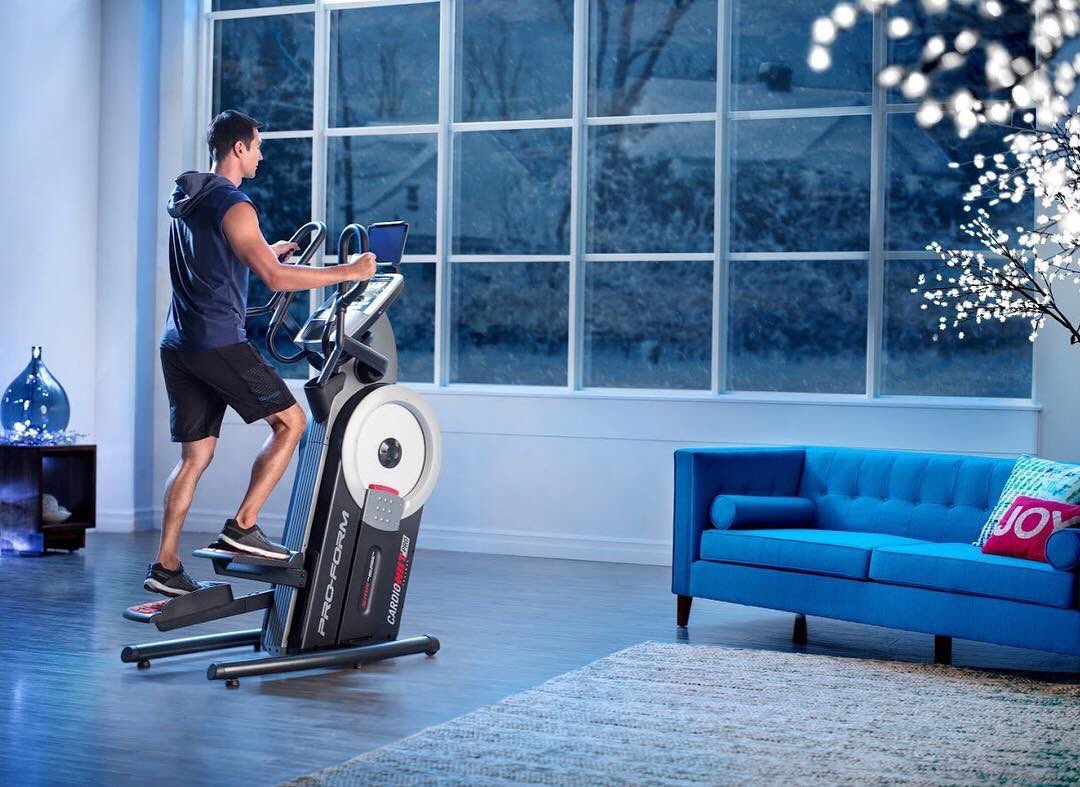 ProFormFrance's tweet photo. RT si tu as eu au moins un 🎁 sportif cette année ! #Fit2018 #FitChristmas #HomeFitness #DoWhatMovesYou https://t.co/uBGiUdBPC3