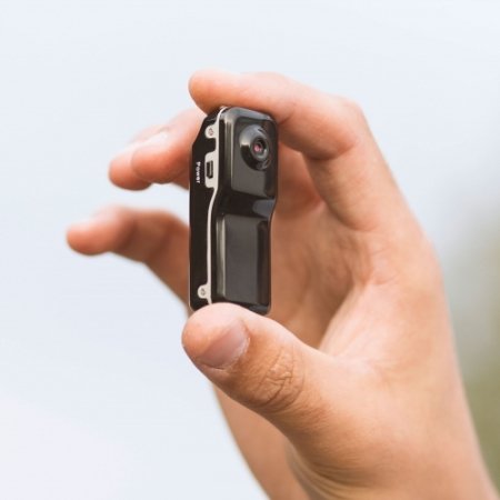 GeekircBlog's tweet photo. #CONCOURS RT +FOLLOW @Geekircblog & @MobileFunFrance pour repartir avec la caméra ThumbsUp Mini DV ! Résultat le 3 janvier 2018 Bonne chance à tous. #NoëlGeekirc #Legeeksp0rtif #GeekircBlog #Geekirc #noel https://t.co/fNYSX0RV1n
