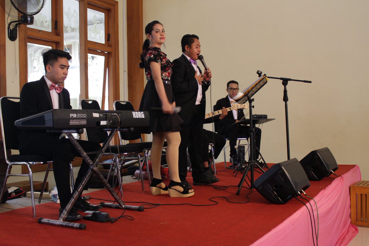 Pelangi musik entertainment (dari kota probolinggo). Hubungi 087754602176