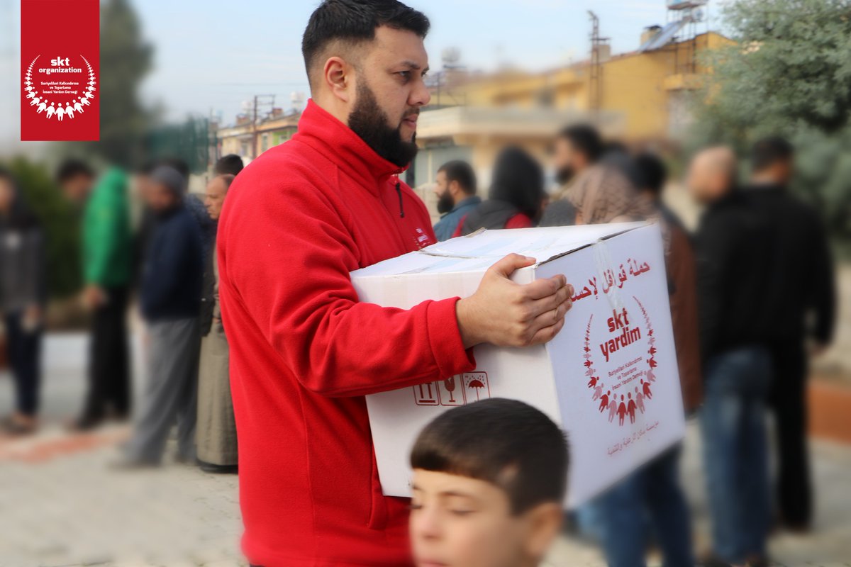 sktorganization's tweet photo. اليوم الخامس من حملة قوافل الإحسان 12
أتمَّ فريقنا بعون الله تعالى توزيع ما يقارب الـ400 سلة غذائية على إخوتنا السوريين في  المخيمات والقرى المجاورة لمدينة الريحانية
#حملة_قوافل_الإحسان_12
#مؤسسة_سكن_للرعاية_والتنمية
#SKTOrganization
#DecDeployment 
#Stand4Humanity https://t.co/Ttu0lyB52f