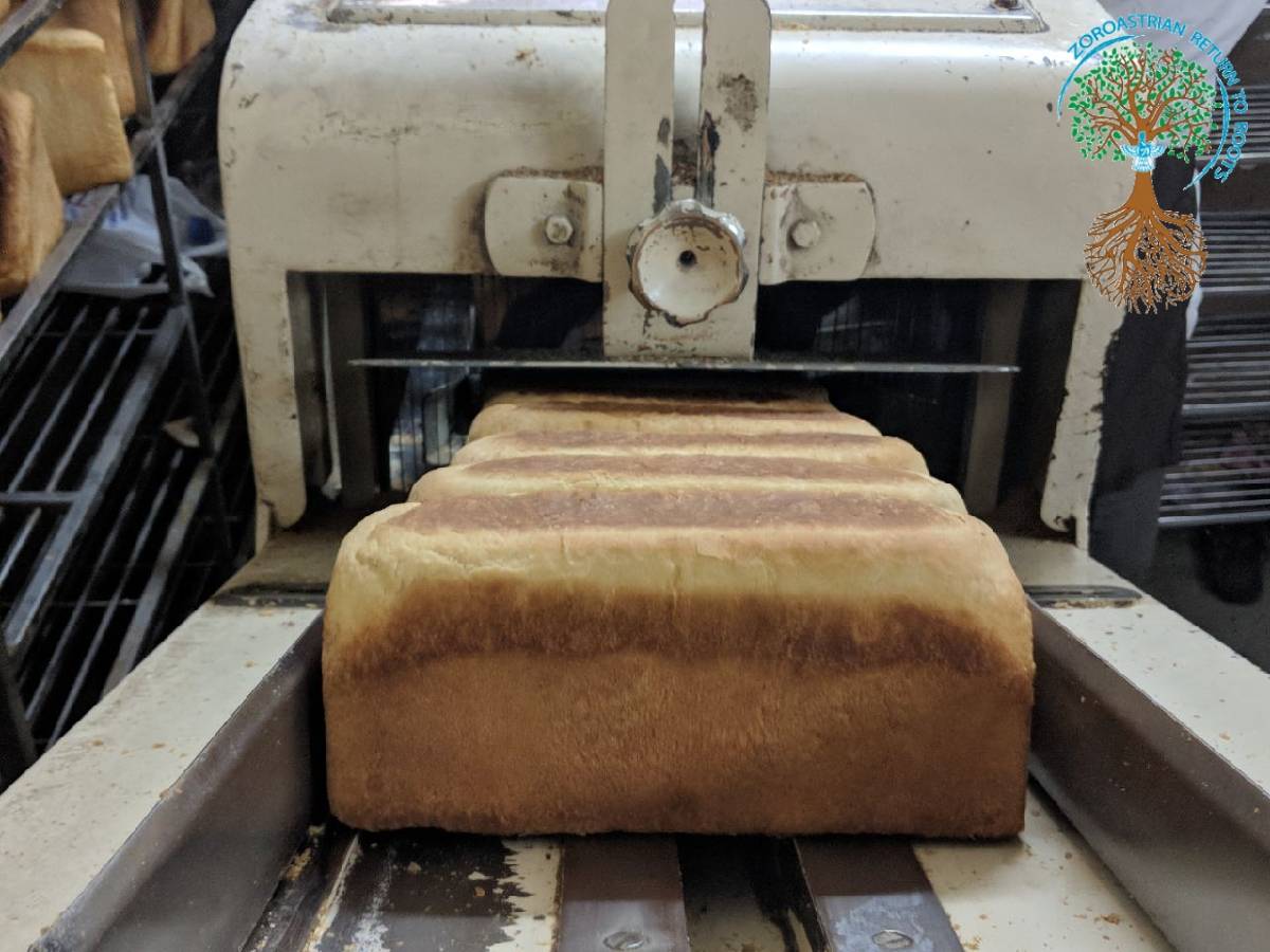 zororoots's tweet photo. A favorite of every #rtr is the #Dotiwala bakery. It's a 250 year bakery run by the sixth generation of the family and is the birth place of the Parsi Batasa !! https://t.co/SNcubBhgyb