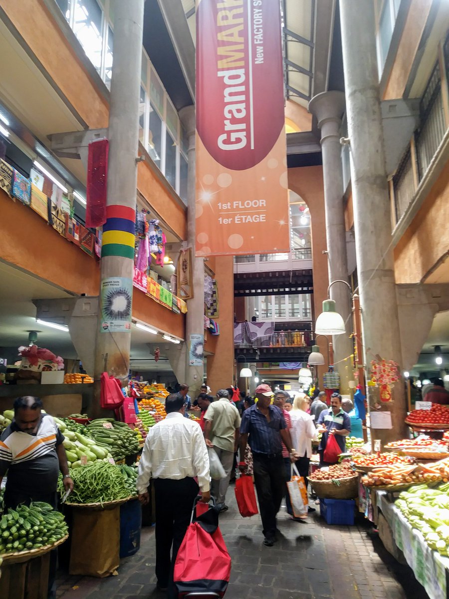 glueckstweety's tweet image. #Farmersmarket in #PortLuis #Mauritius #twitternwieAskan