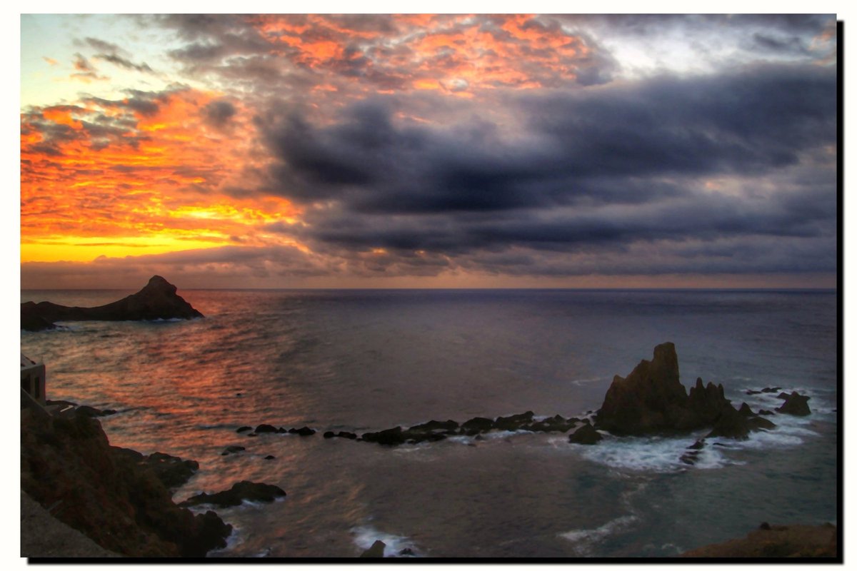 asuaranda's tweet photo. Two colors..🌈
@almerialovers @AlmeriaTrending @photoalmeria @AlmeriaFoto @Senderosalmeria @bisbal_p @Costa_Almeria @AlmeriaPostureo @playasencanto @cabodegata @parquenaturalCG @almeriahdr @ILoveAlmeria @Turismo_Almeria @AlmeriaExiste https://t.co/oL6DucNhCz