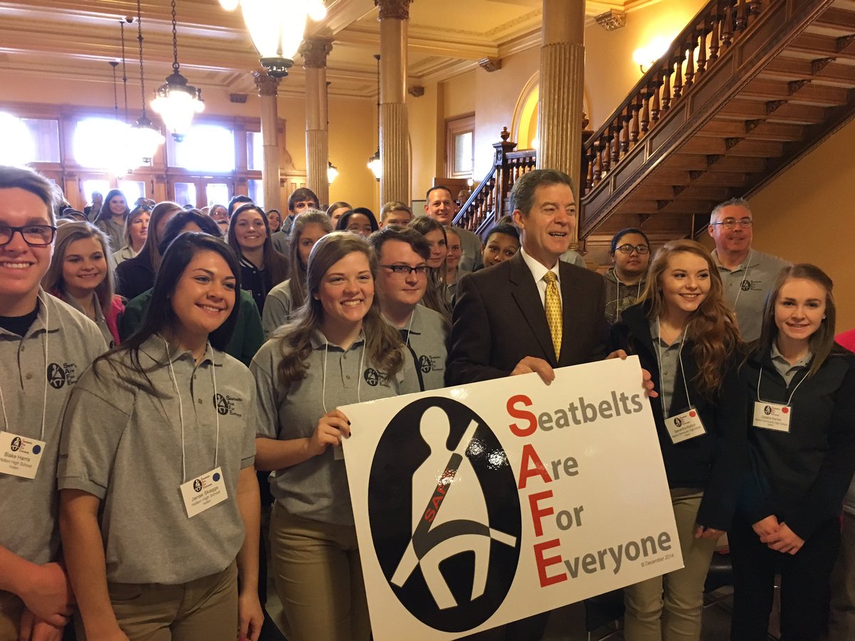 SAFEks's tweet photo. Very thankful for 2017 success! 

-SAFE Day at Capitol
-Seatbelt bill passed 
-PSAs w/ @FortRiley @58_Fitness @kcxfactor 
-Presentations from @MissAmericaKS
-Expanding partnerships @KSHSAA @Kansas_KAY @ksdehq @KansasFCCLA

Looking forward to 2018. Thanks for your support. #BeSAFE https://t.co/8Et2iedTTN