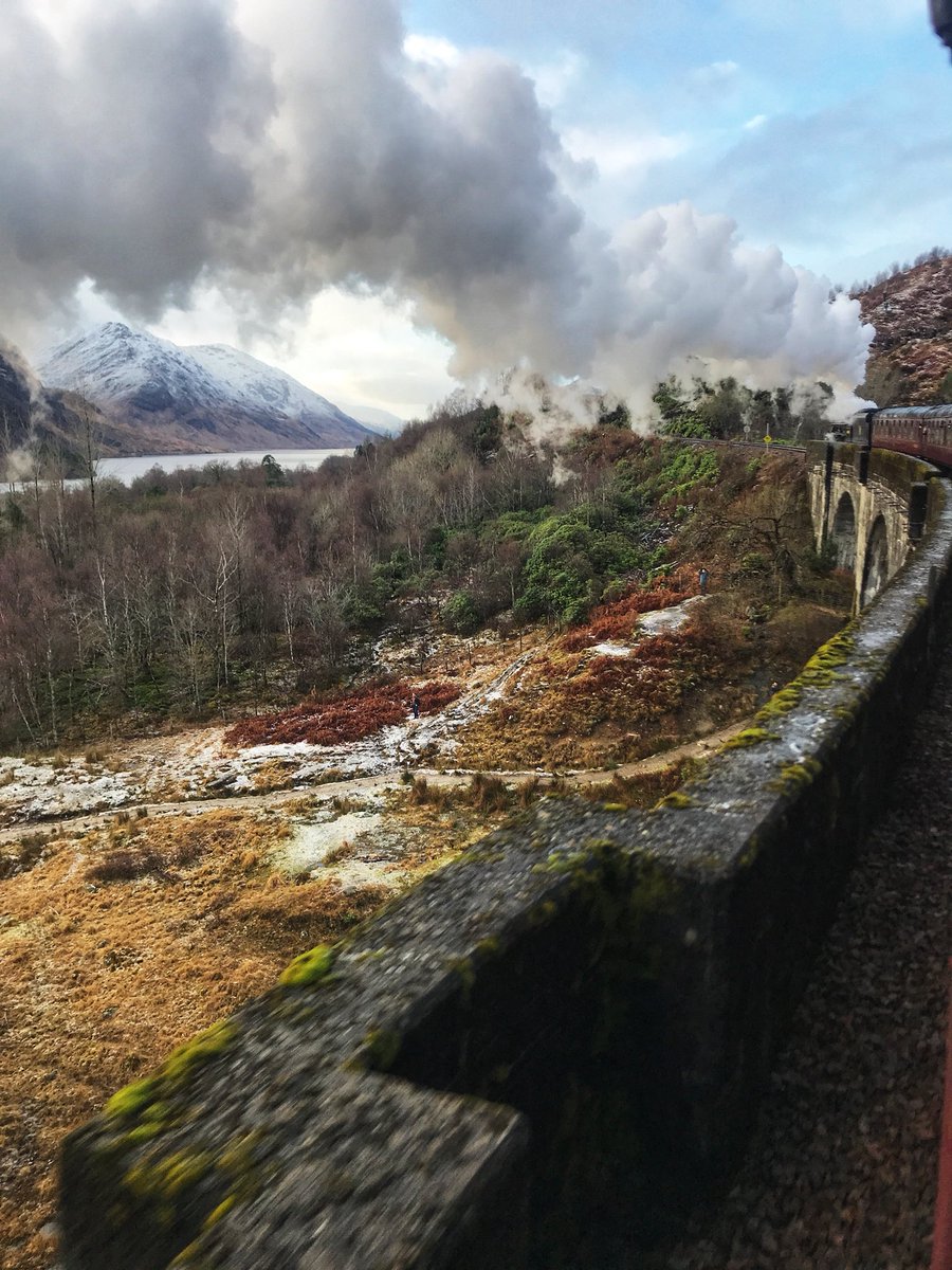 chamathukodam's tweet photo. I had a dream come true today! I rode the Jacobite express in a #HarryPotter themed coach to #Mallaig. It was breathtaking! I can't seem to have enough of Scotland! #backpacking #jacobiteexpress #scotland #fortwilliam #solotravel https://t.co/wPcMlGrDvH