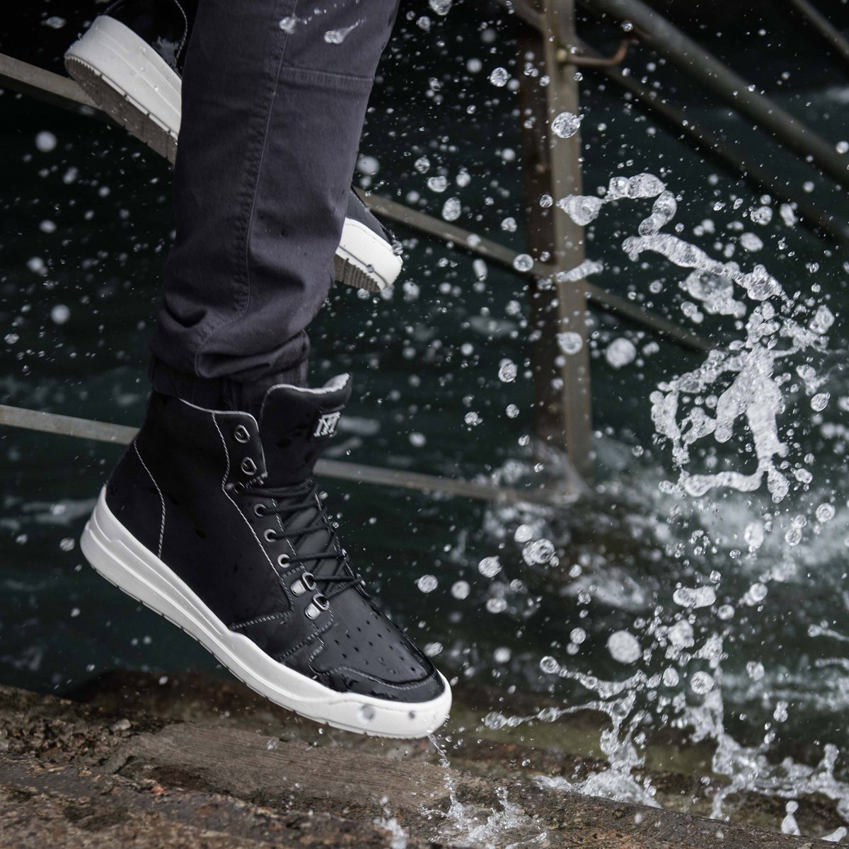 MaverickTwists's tweet photo. WORKER B ONLINE NOW SALE+ FREE SHIPPING #sneakerhead #kicks #kickstagram #kickoftheday #menswear #mensstyle #Englishsole #footwear     #shoesoftheday https://t.co/fBhHbhxF9x