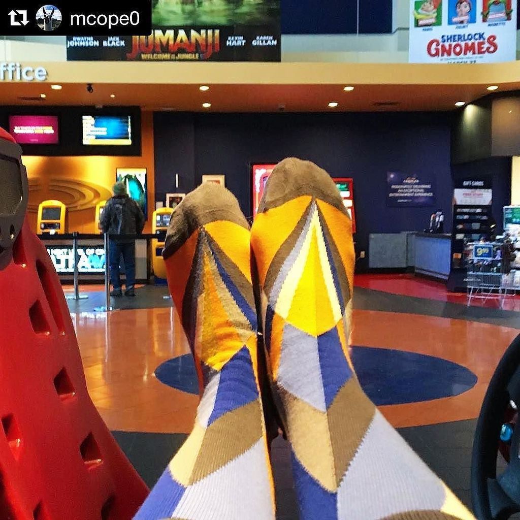 BallonetSocks's tweet photo. #Repost @mcope0 ๐ธCrazy socks at the movies. Love these ones. ๐ฅ๐#slac17 #sockboxca #jumanji #BallonetSocks #london #soxbox #canada #ballonet #socks #sockgame #happyfeet #colorful #fun #feet #socksoftheday #socksofinstagram #fashion #style #socklover #โฆ https://t.co/MC6CdNOOBv https://t.co/m99AUqxAgK