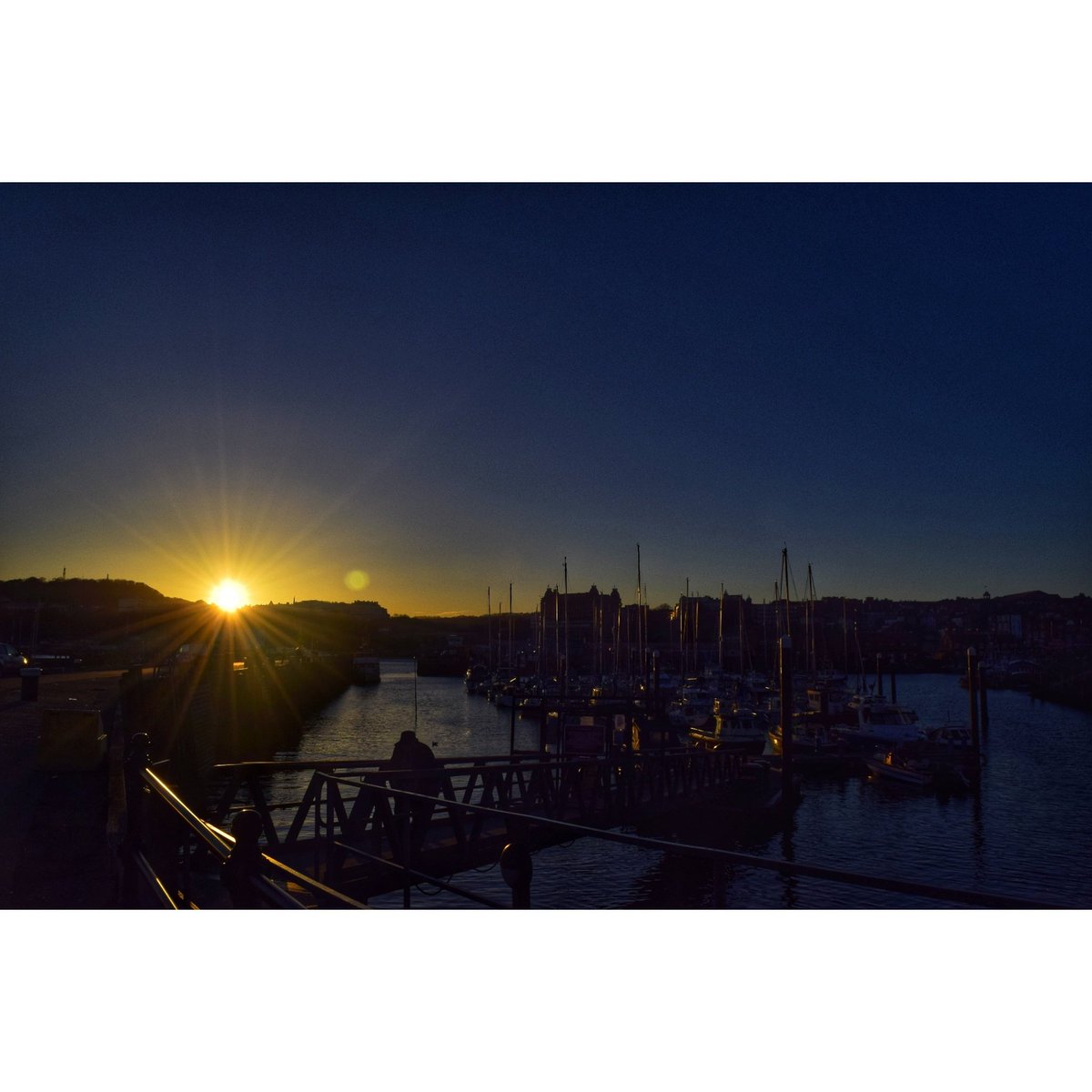 jot1983's tweet photo. Sunset @Scarborough_UK @Welcome2Yorks @YorksCoastRadio @IFYorkshire @Yorkshire_IP @NYMoorsCoast @dailyyorkshire @yorkscoastnews https://t.co/M0fQbmU8oK