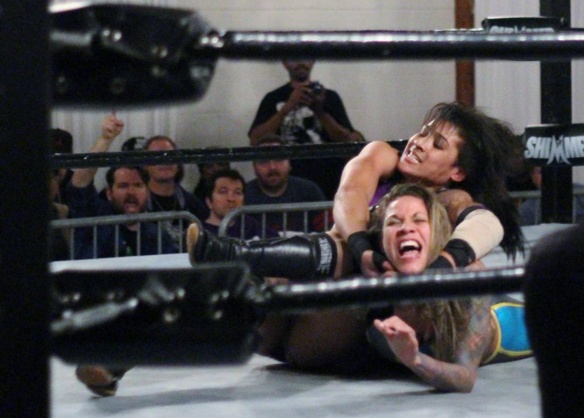 DAFALCON11's tweet photo. One of the highlights of 2017 was witnessing @NikiMSavo capture the @SHIMMERwomen title at #SHIMMER99 https://t.co/sLhpITXFh9