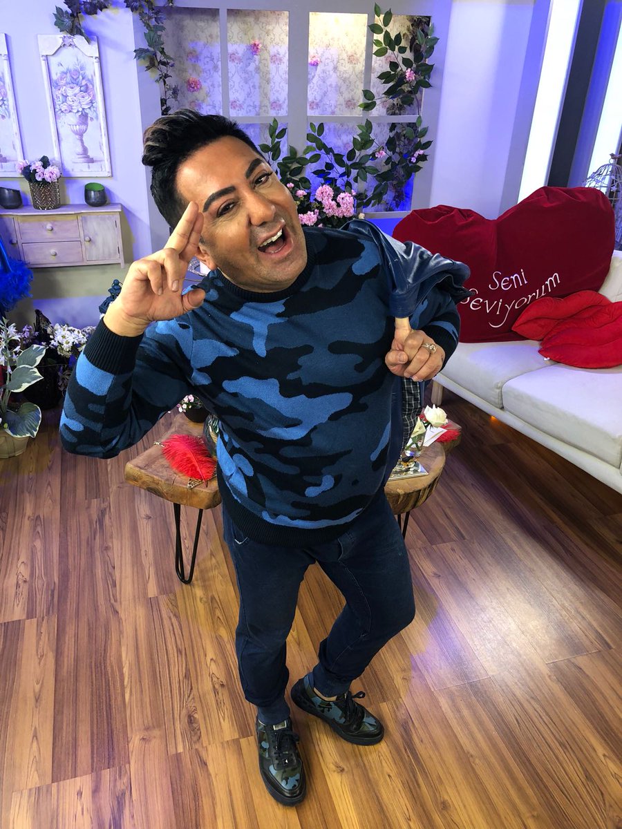 1an tv v twitter murat ovuc ile murat in evi 20 00 de 1antv de 1antv hashtag ile siz de programa katilabilirsiniz ve mesajlarinizi gonderebilirsiniz https t co kcp04gqr0b