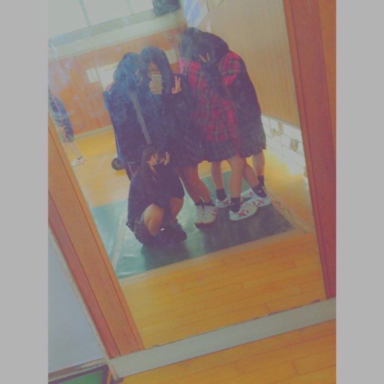 NOACHIN__0625's tweet photo. 全日に戻りたい欲やばい～💩💛
みんなとしっかり卒業したいからうちはうちの場所で頑張るしかないよね…✊🏾
もう１回制服着て登校したいなっっ🌟🌟
大好きな先輩にも会いたい💘
汐里！またヨロシクね ︎☺︎
二人でしっかり卒業しよう！🤯 https://t.co/HwS9rTXdg9