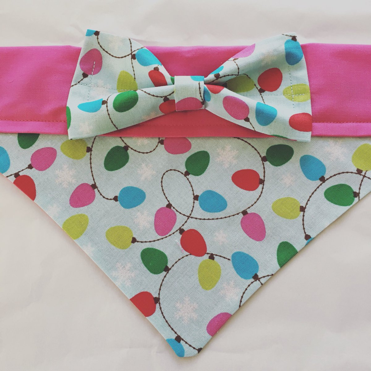 SpottedDogShop's tweet image. Who’s ready for the New Year!? Hope everyone is still enjoying a great holiday season! We will resume bandana orders next week! #etsy #dogbandana #etsytribe #2018Goals 💕💕💕