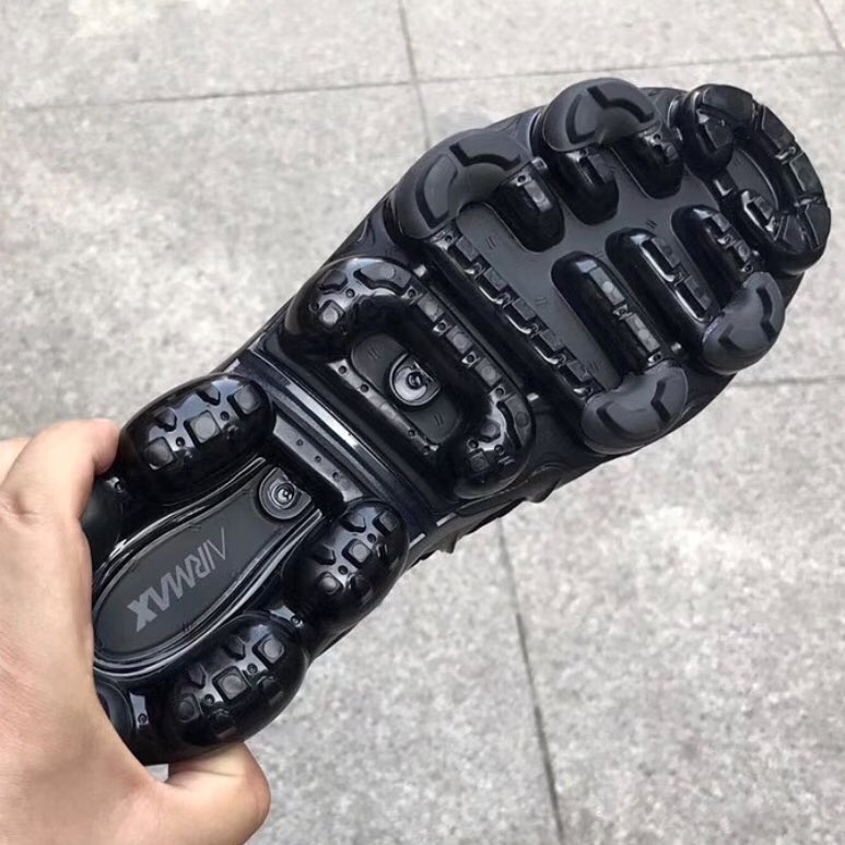 Crephut's tweet photo. Nike Air Vapormax Plus/TN set to release in February. 

Thoughts? https://t.co/8PA4UFrU5K