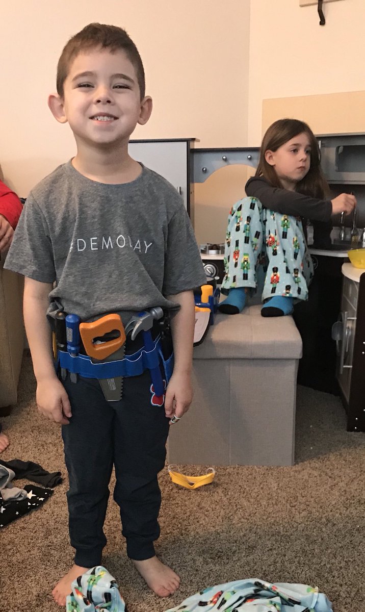 vdindino's tweet photo. My 5 year old’s fav Christmas present. He wanted to be like Chip Gaines 😆@chipgaines@joannagaines https://t.co/xQXWJT05tC
