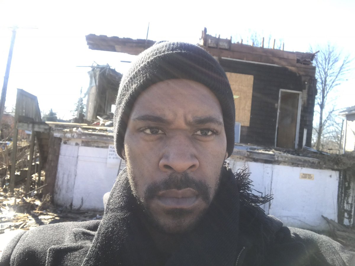 blklkp's tweet photo. 2016 vs. 2017 #FACTS #BurnItDownSis #tbt #currentLituation #throwbackthursday https://t.co/rzyt06JtBF