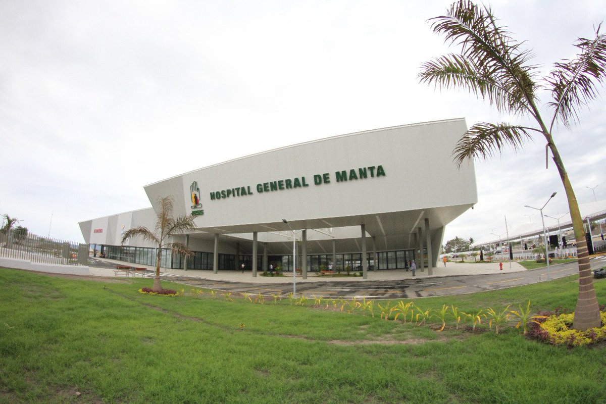 IESSec's tweet photo. Hoy 700 funcionarios, administrativos y profesionales de salud se incorporan al nuevo Hospital General de Manta, todos comprometidos con brindar atención de calidad en el momento de su apertura. #IESSManta https://t.co/OGIZ8ZxdZC