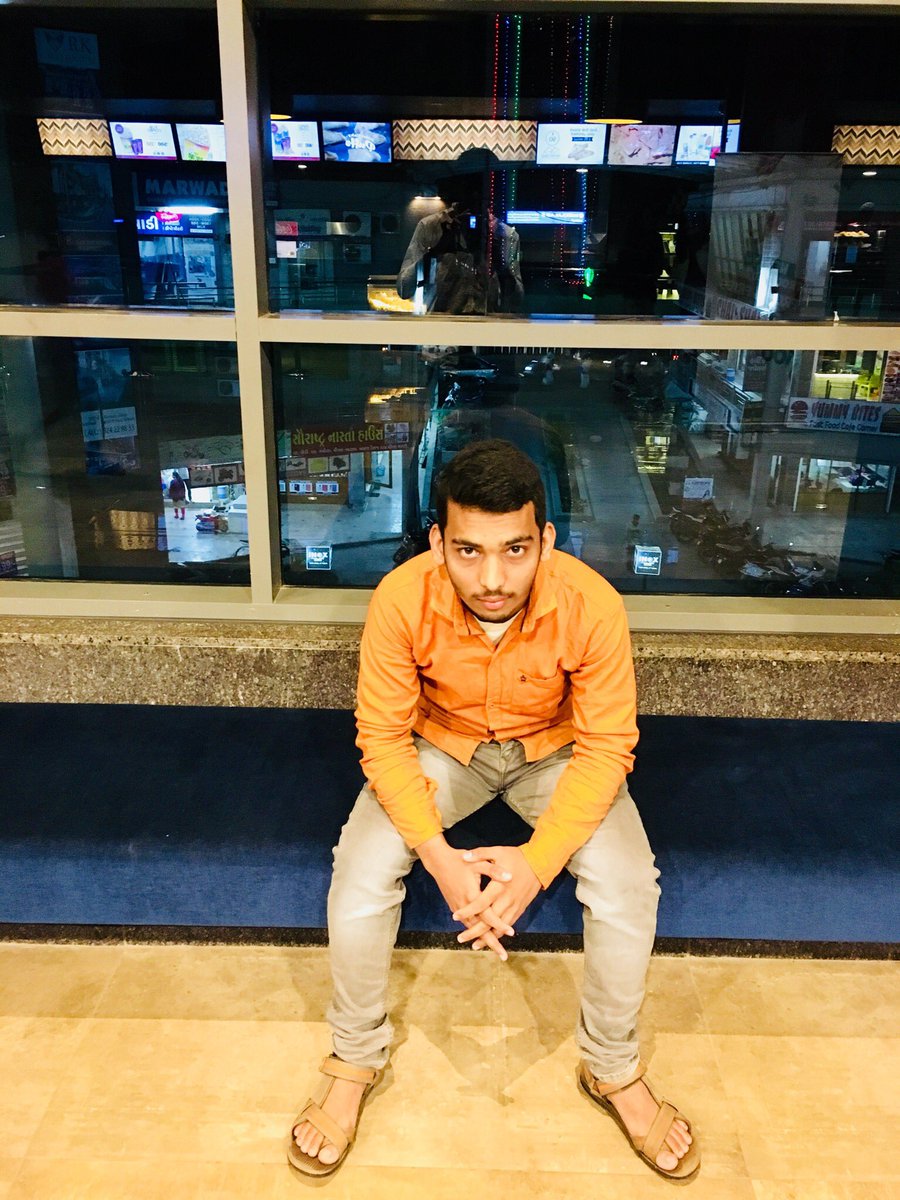 smpathan23's tweet photo. I Am Going To Dubai https://t.co/DQMnynoxEl