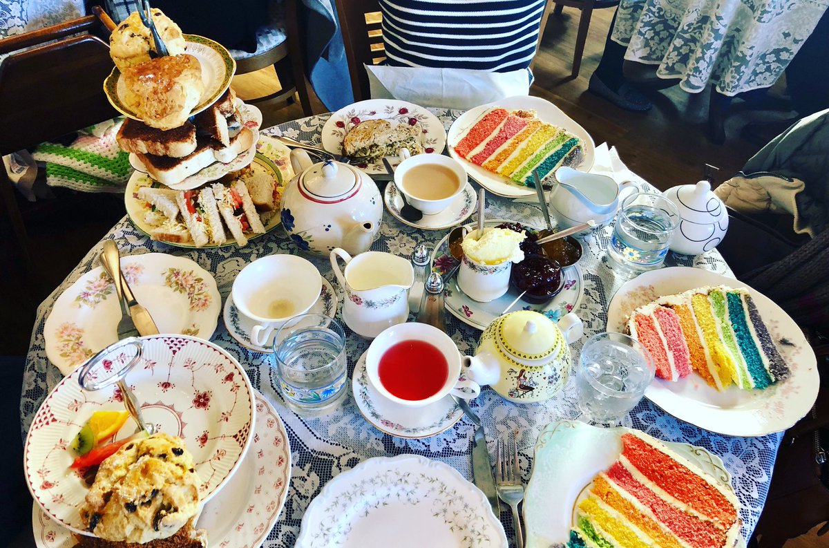 hrowejones's tweet photo. We nailed it 😝🌈☕️🥪👌🏼 @SGM_11 @Robyn_hickman17 absolutely lovely lunch, thank you ladies 😘 #christmasholidays #catchup #AngelsTeaRooms https://t.co/kxlYSGJi6z