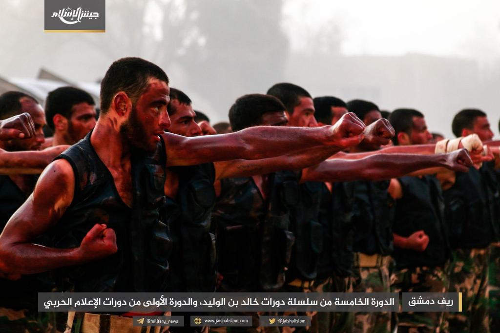 jaishalslam's tweet photo. تخريج دورتين من المدرسة الحربية:
الدورة الخامسة من سلسلة دورات خالد بن الوليد، رتبة "تلميذ رقيب مشاة".
الدورة الأولى من دورات الإعلام الحربي. https://t.co/L2YORMhF2d