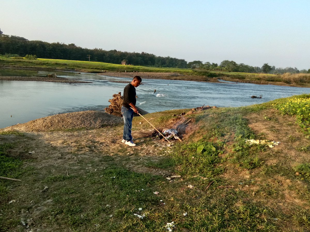Mallika_Sarmah's tweet photo. @KhatiAxomiya2 @incredibleindia @VoiceOfAxom @UnexploredA @Assam_24X7 @aweassam We cleaned up the place after enjoying d picnic. #SwachhBharat #MyCleanAssam #MyCleanIndia #PositiveIndia https://t.co/41RNGt1rF2