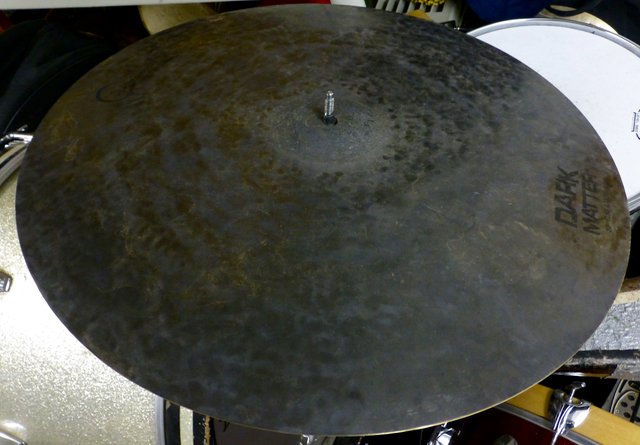 gravedrummer's tweet photo. #Warming-up this bad girl tonight at @theemmetray w/ #SurefireSweat https://t.co/W2hKCcOfIq @dreamcymbals #darkmatter #jazz #funk #livemusic #music #drums #drumming #Toronto #deepfreezemusic #comegetwarm #whiskeyandbeer https://t.co/F9kXOJtfsC