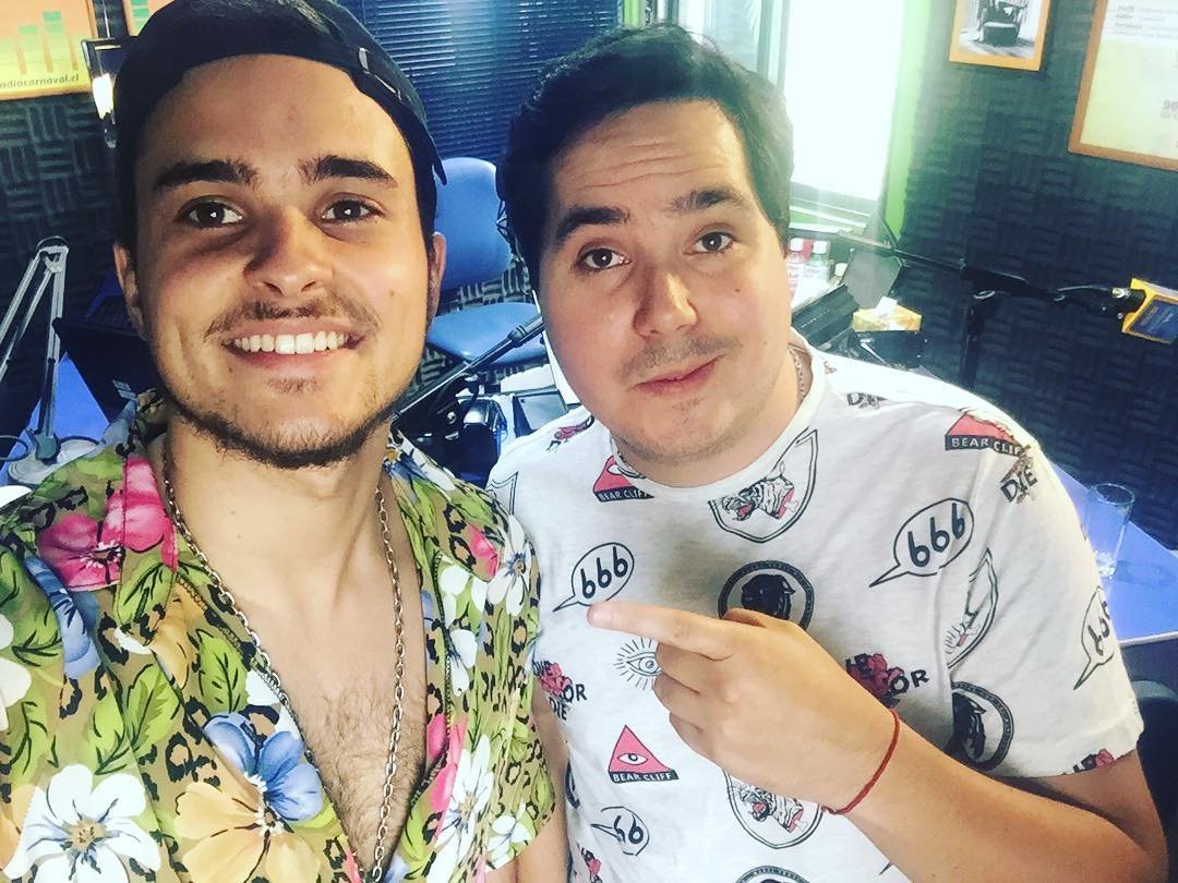 circuito en guión Gianni Pancetti on Twitter: "Aquí una foto casual con @schusteroficial en Carnaval 📡✌🏻 en Radio Carnaval Viña del Mar https://t.co/1vVliVydRZ" / Twitter circuito en guión Gianni Pancetti on Twitter: "Aquí una foto casual con @schusteroficial en Carnaval 📡✌🏻 en Radio Carnaval Viña del Mar https://t.co/1vVliVydRZ" / Twitter