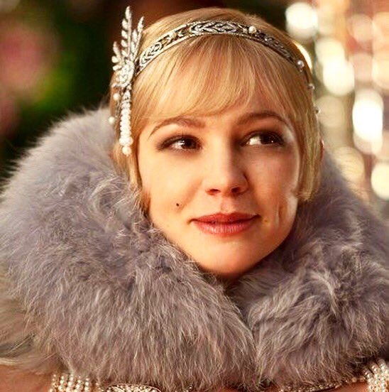 Which look are you planning to rock this New Year? The stunning ‘Great Gatsby’ look from the roaring 20’s... The super-model glamourpuss look? Share your ideas with us below, we’d love to see them. ✨🍾💗
📸: Pinterest