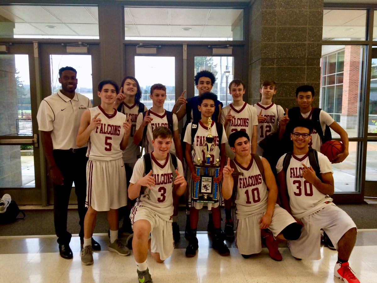 MisdirectedA's tweet photo. Still undefeated C Team! Nail biter win over White River! 38-37! @teaque02 @KentlakeHoops @dallas21brush https://t.co/NirYWxDlVf