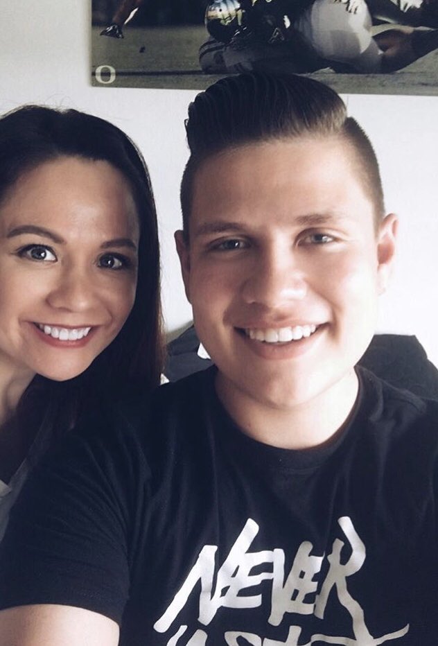 DempsyGoodro's tweet photo. The day my mom got her DNA test results back and we found out I have Polynesian running through me also changed my life π€π½πͺπ½π #blessed #polyasian https://t.co/VGJJA1i1Vw