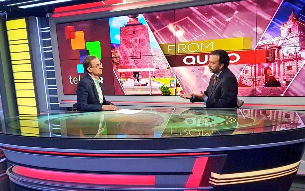 pabelml's tweet photo. EN ESTOS INSTANTES |
Entrevista en el programa #FromQuito junto a @IainB_teleSUR por la señal de @telesurenglish. Pueden seguirla en vivo por https://t.co/x3TTbtEPeg y a través de https://t.co/KAKzxYKp8Y https://t.co/RIad2nIfDo
