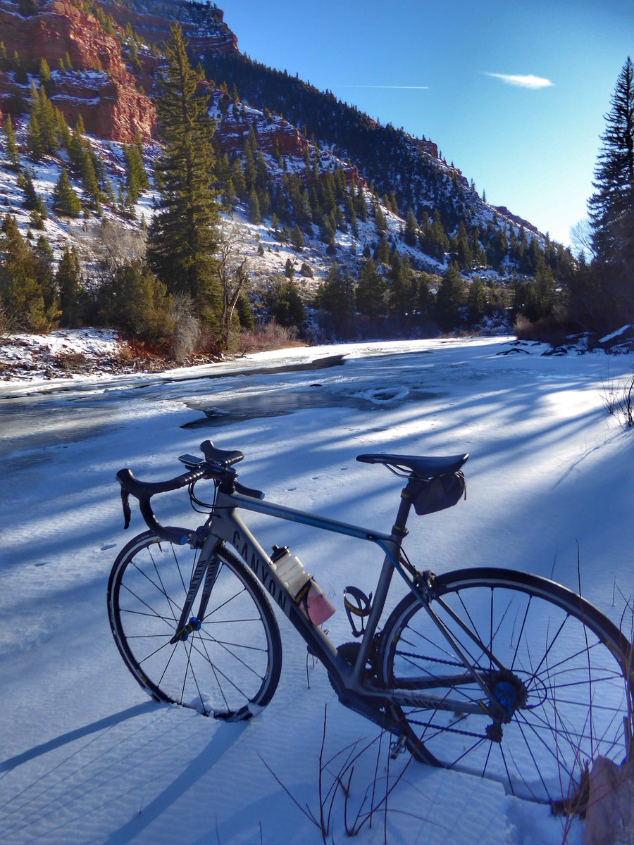KarenJarchow's tweet photo. Afternoon delight 👌🏼 #lovestoride #takethead #mycanyon @canyon_bikes @ErgonBike @Topeak_Intl https://t.co/WhOXBGQKAx