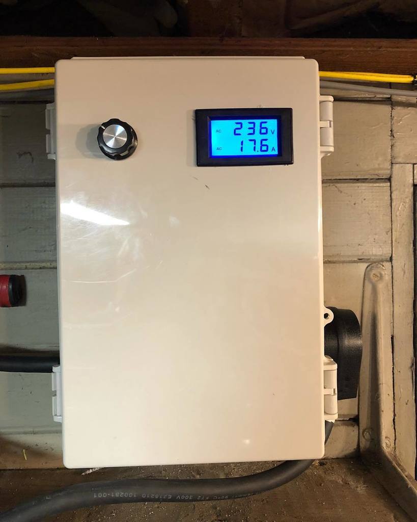 JusticeBrewing's tweet photo. My no more boilovers controller. Rheostat with real-time readout of watts and amps. Only took me a year and a half to find time to build it. https://t.co/RRXYP1FLxC https://t.co/QP9S08FZ7N