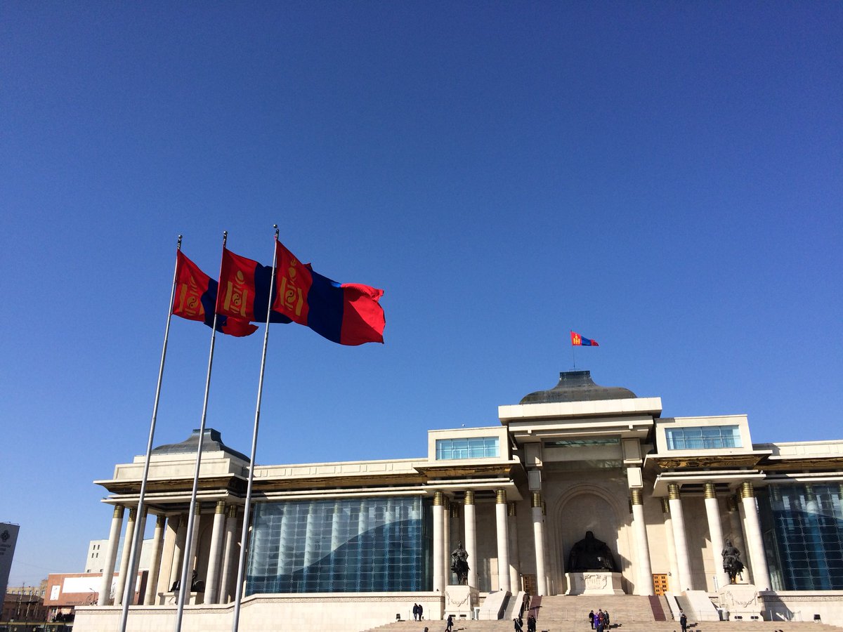 Монгол Улс тусгаар тогтнолоо сэргээн тунхагласны 106 жилийн ойн өдрийн мэнд. Түүхээсээ суралцаж, ирээдүйдээ итгэлтэй алхацгаая...