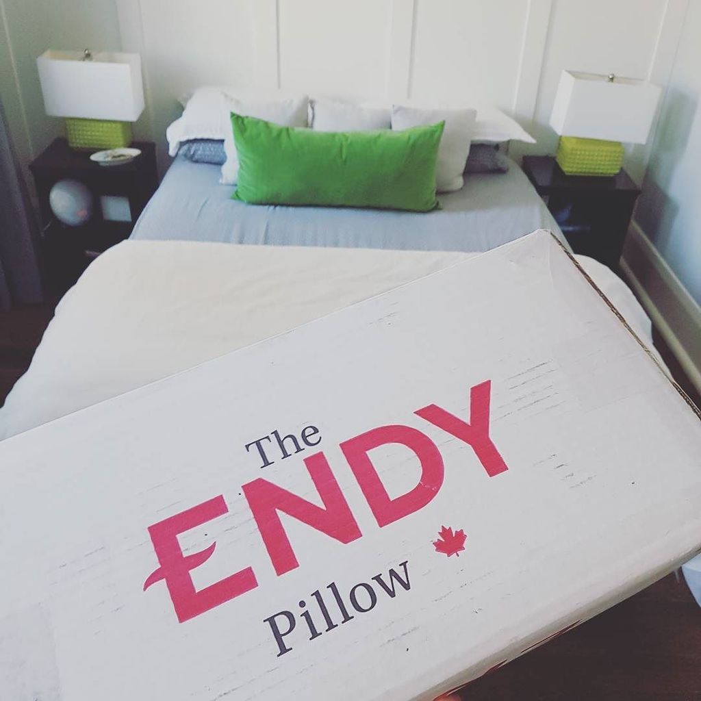 SugarPlumSleep's tweet photo. •P I L L O W S • We were desperate for some new pillows. I finally hit the purchase button on these pillows from @endy. Super pumped to see how they feel tonight. Check out my #stories to see ny #endyunboxing. https://t.co/40bSzeFT4C
