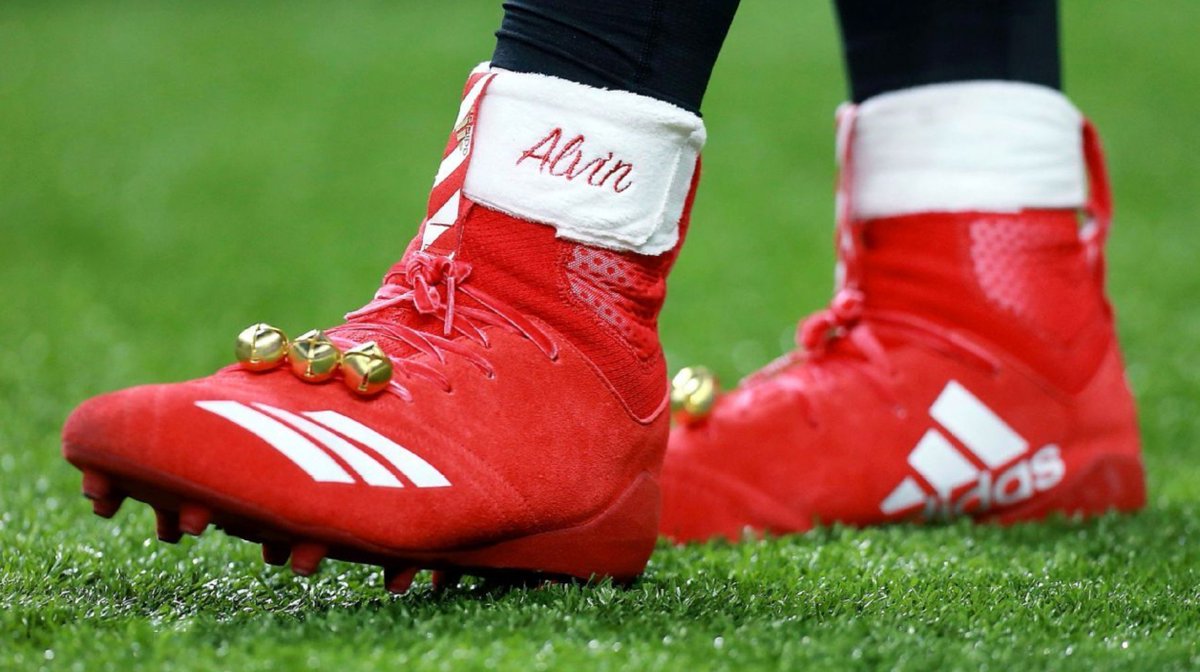 Alvin Kamara fined by the NFL for wearing Christmas-themed cleats