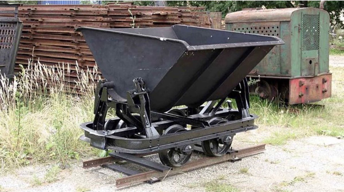 ProRail's tweet image. Wie heeft dit treinwagonnetje uit de Tweede Wereldoorlog gejat van het oorlogsmuseum uit #Grootegast in #Groningen? Helpen jullie mee dit stukje historie terug te vinden? &amp;gt; rtvnoord.nl/nieuws/188114/…