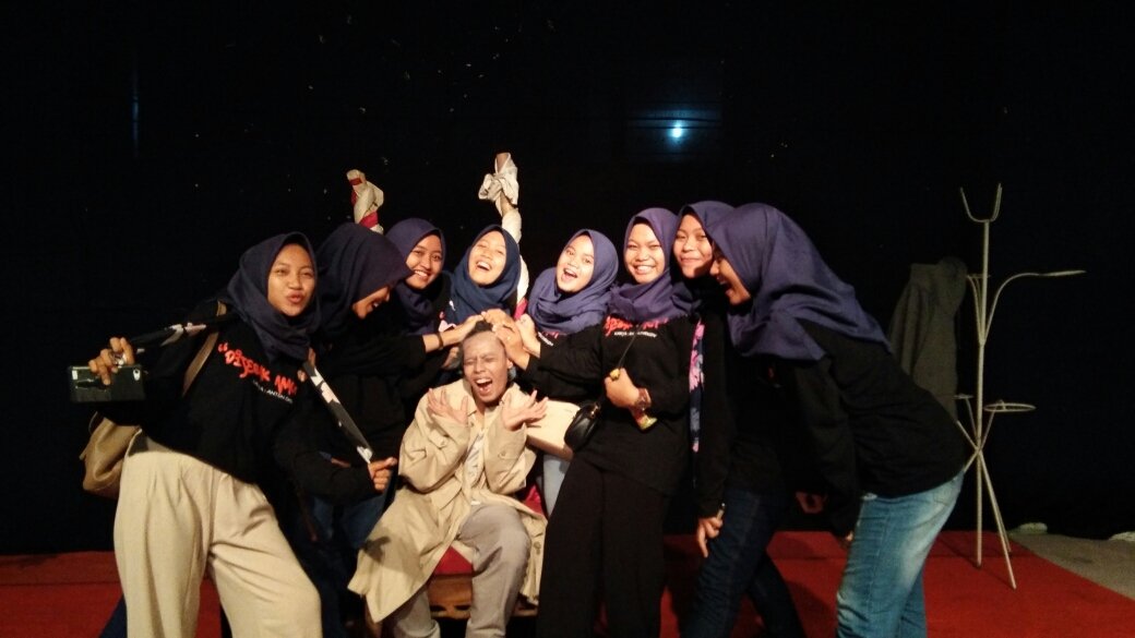 TeaterTaring's tweet photo. Perburuan pertama sukses
#perburuanpertama #teater #drama #puisi #sastra #senipanggung #dramarealis #dijebakmaut #antonchekhov #teatertaring https://t.co/7K06SiaiMi