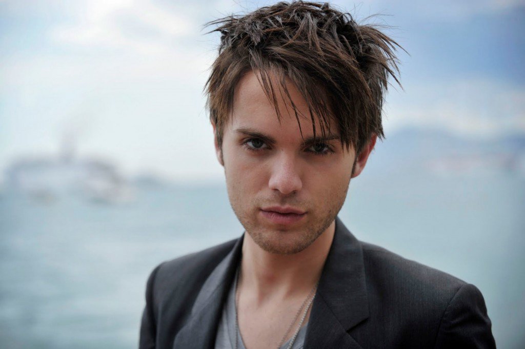  Happy 30th birthday to the openly gay actor Thomas Dekker (     