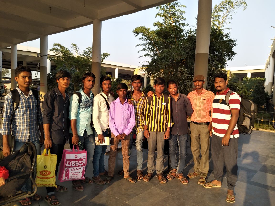 Activate1M1B's tweet photo. #Candidates who were trained by #StartuGurukool #Team on #CareerReadinessprogram at #Yadgir #Karnataka left for their first #job in #Mangalore to work as entry-level executives in a #softwaresolutions company. #JobCreation #ruralmatters https://t.co/7Jis7MKWqu