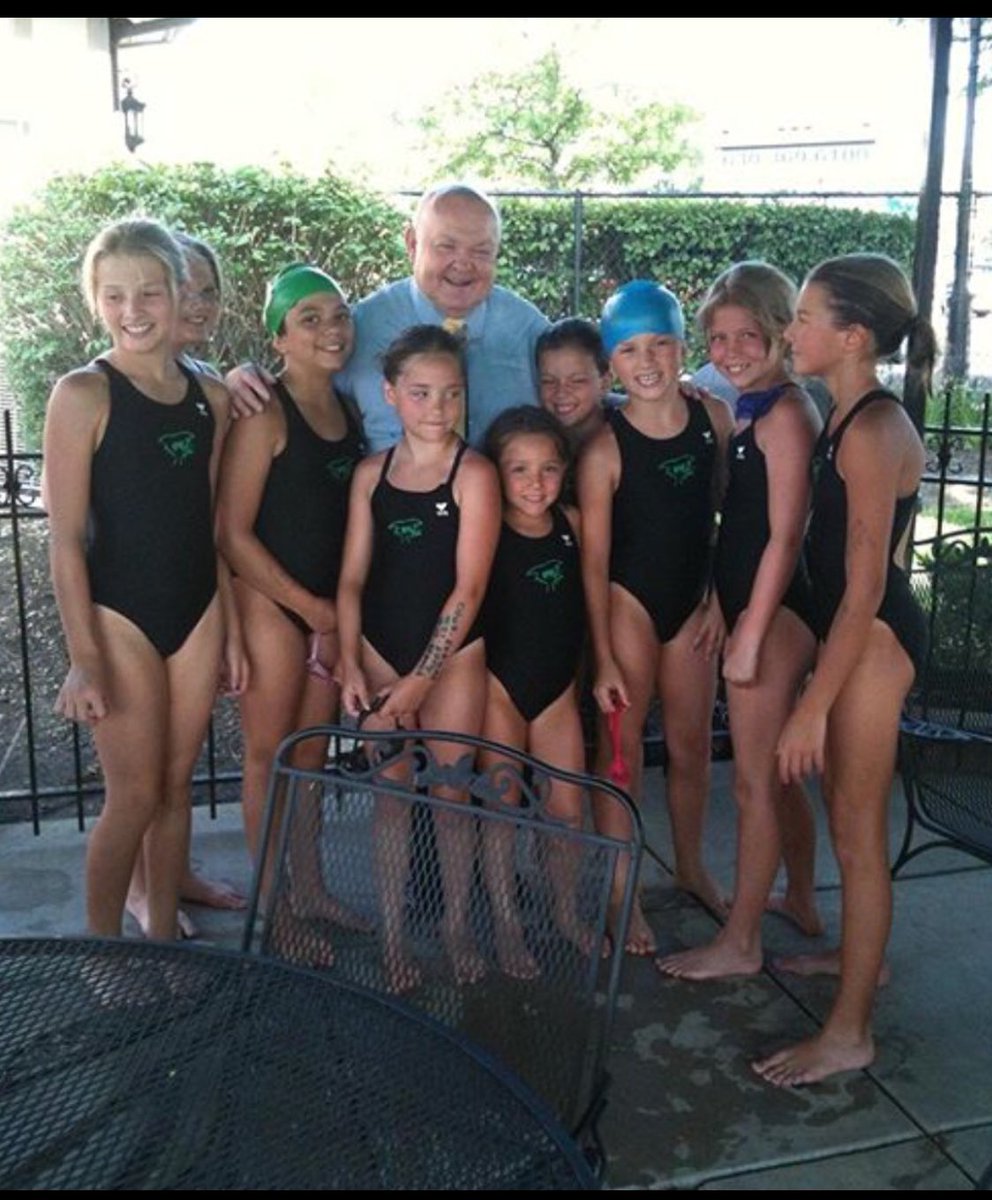 penelope314_'s tweet photo. happy birthday alexa 😩❤️ I wish I could find better pics but I think this one is almost 10 Years old 😅 have the best day @arlosurdo https://t.co/brxKjV40QH