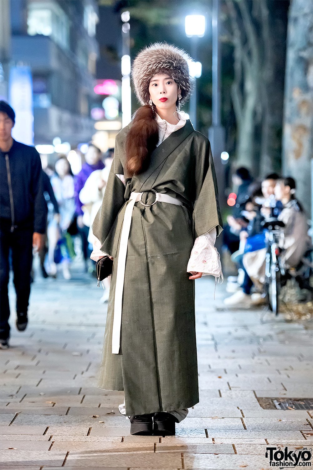 Tokyo Fashion on X: "20-year-old Miwa in Harajuku wearing a look that mixes  vintage fashion w/ modern streetwear &amp; includes belted kimono coat over  a Little Sunny Bite top, Kappa pants &amp;