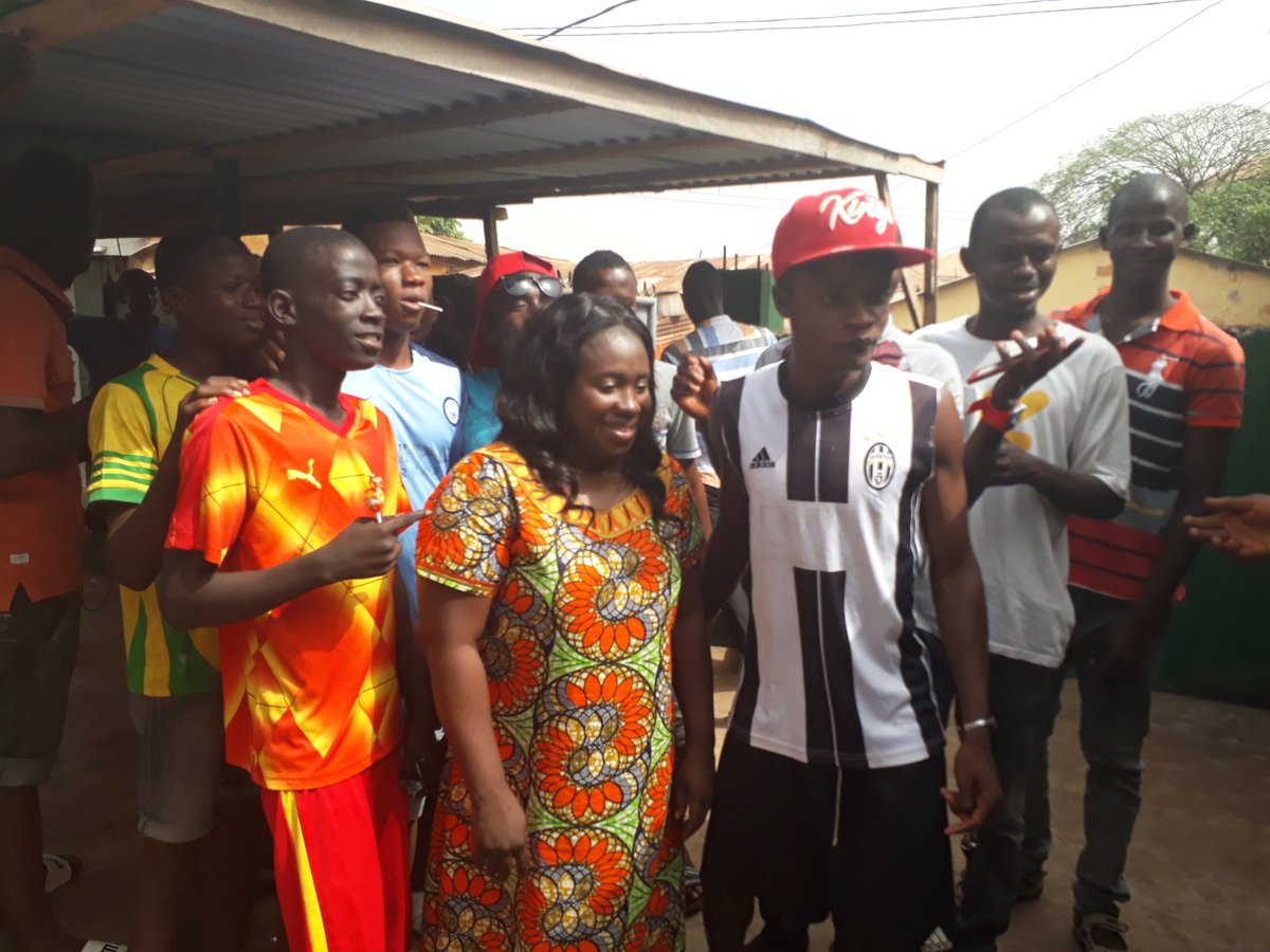 Guin_Audacieuse's tweet photo. Être plus proche de vous! Levons nous #Wahati #Barali.
#wonkeli #Fonike #Guinè
Force aux jeunes et femmes.
La @Guin_Audacieuse #Matoto2018 avec @domani_dore @bethiomoca @aminatamimi03 @HoulaimatouB @AlbertMamadouno @AlexisAdimi https://t.co/PuhNvNOQYM