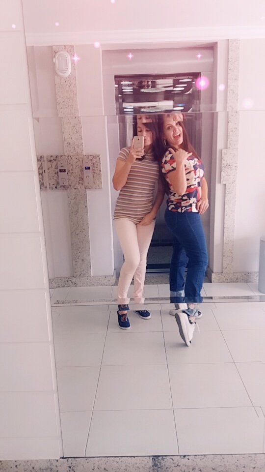 alinechaaves's tweet photo. Aquela amizade que vou levar pra sempre em meu coração❤.
@mmichelemartins   divertida como sempre 😏, não tem tempo ruim tendo a companhia dela 😍👭 #AmizadePraSempre #vem2018 https://t.co/8iO4I4KPJX