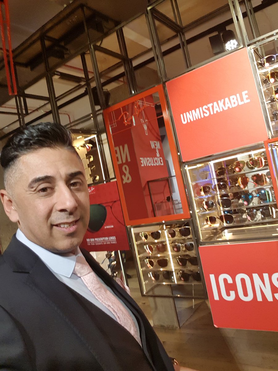 Great day in Covent Garden today, what an amazing store and experience.
<a href="/dc_WelwynGdn/">DC Welwyn Gdn City</a> @WheresWarron <a href="/RosDeans/">ros marshall</a> <a href="/SGHJeff/">Jeff Dunaway</a> <a href="/elainesandford/">elaine  sandford</a> <a href="/EtainCommane/">EtainCommane</a>