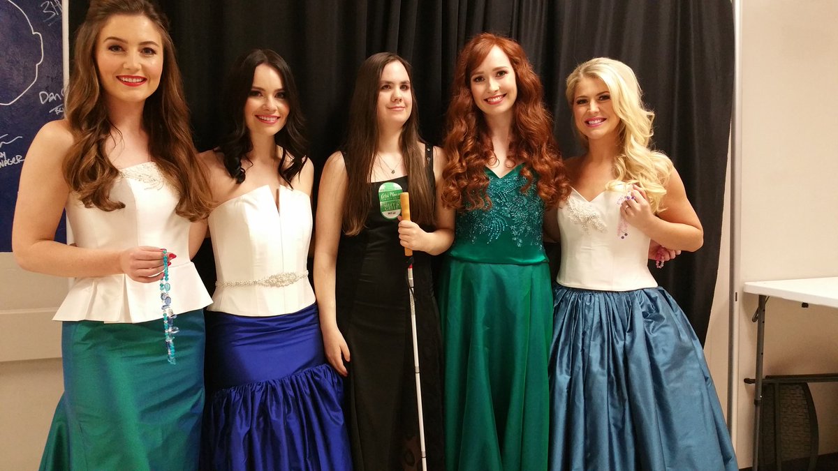 thasingingbee's tweet photo. #Miracles2017 #Happiness2017 Meeting Celtic Woman in Ft. Myers in March. Thank you for making me feel special that night❤ and thanks a million for saving my life 💖💖💖💖 You and your music still does every single day 😇😇😇😇 https://t.co/lm9GN6fhDp