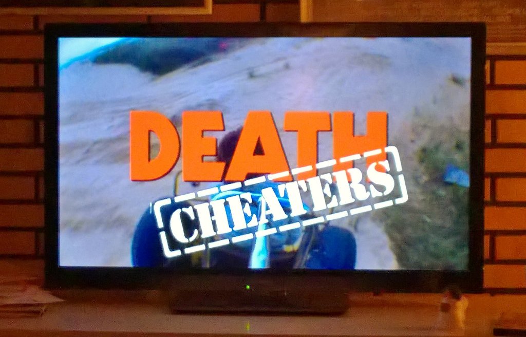 TuomasLius's tweet photo. One of the last #movie nights for the year. Great #ozploitation from the great #BrianTrenchardSmith. #DeathCheaters https://t.co/j1QWWeP5ei