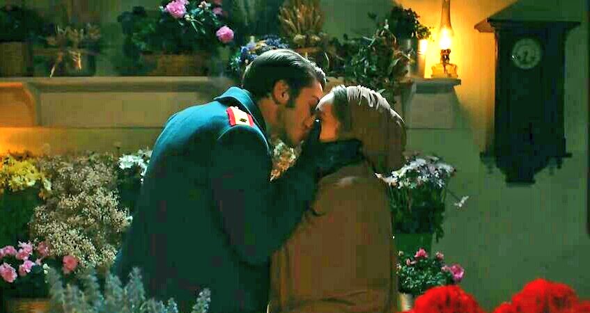 noialcinoea's tweet photo. Sahnemizi keşke setin dışından uzun lensle çekseydiniz böyle çok yakın olmuş.  Hayır bu kadar uzaktan hala nasıl boy göremiyoruz merak ediyorum. 
#HiLeon https://t.co/QSMraUuJBQ