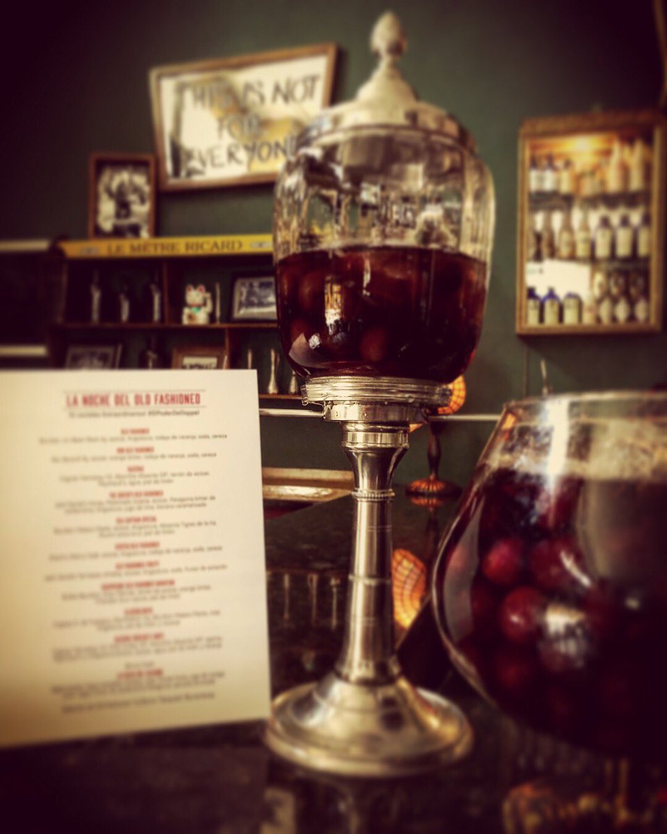 DoppelBar's tweet photo. Hoy la Noche del Old Fashioned!
10 versiones, 1 bonus track...muchas cerezas🍒!
No te lo pierdas!
#LaSedVerdadera #LSV
#SedReal
#LaSedVerdaderaTeEspera
#ParaTodosLosQueTienenSedEstaDoppel
#NoHagoTragosRicosHagoTragosExtraordinarios
#DoppelLoHizo #ElPoderDeDoppel https://t.co/4B34QoTBvA