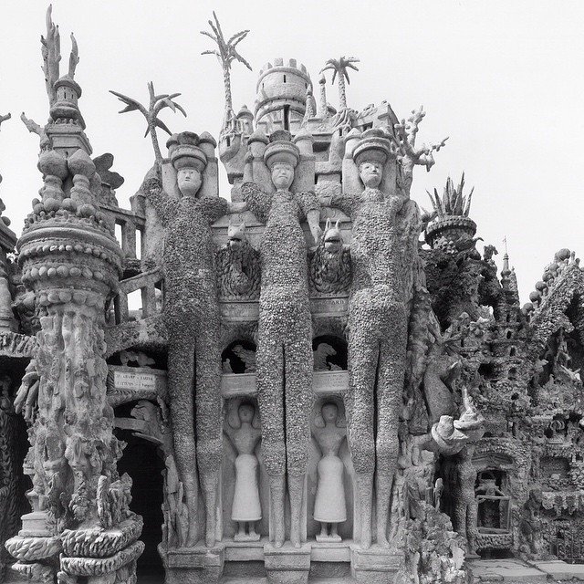 RawVisionMag's tweet photo. See Marcus Schubert's large format environment photographs in the new issue of #RawVision, on its way to subscribers now!
#TheGiants #PalaisIdéal #Hauterives #FerdinandCheval #outsiderart #artbrut #artenvironment #selfbuiltenvironment #selftaughtart #Mar… https://t.co/JUQn6Gql67 https://t.co/hjlvCW4Dav