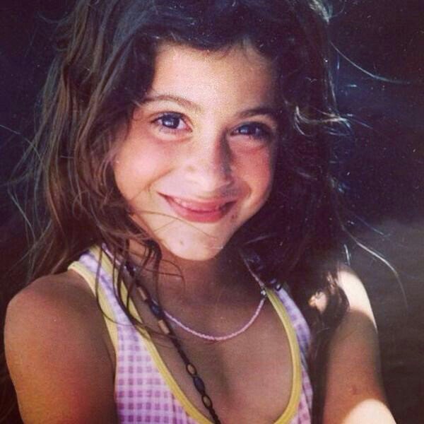 tinimyart's tweet photo. ayyy lo pequeñita que era tini ❤️✨,,... #MiniTini @TiniStoessel @marianaluciamuz https://t.co/oRBTWQOplR